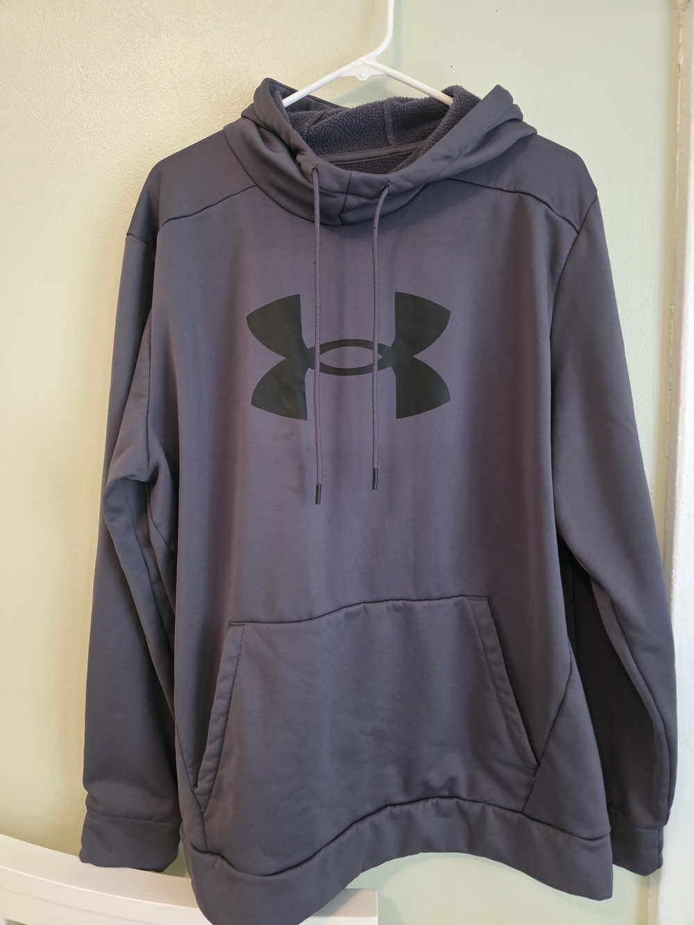 Under Armour Men’s Gray Pullover Hoodie